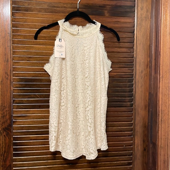 NWT Berryou Lace Ivory Cream Sleeveless Blouse - Picture 2 of 7